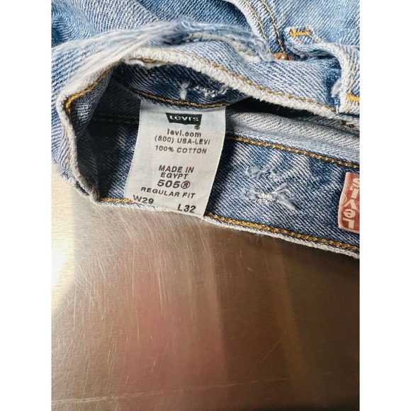 Levi's Cutoff Distressed Jean Shorts - Picture 10 of 12